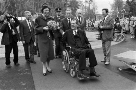 Koningin Beatrix opent revalidatiecentrum BNMO in Doorn, Bestanddeelnr 932-9693