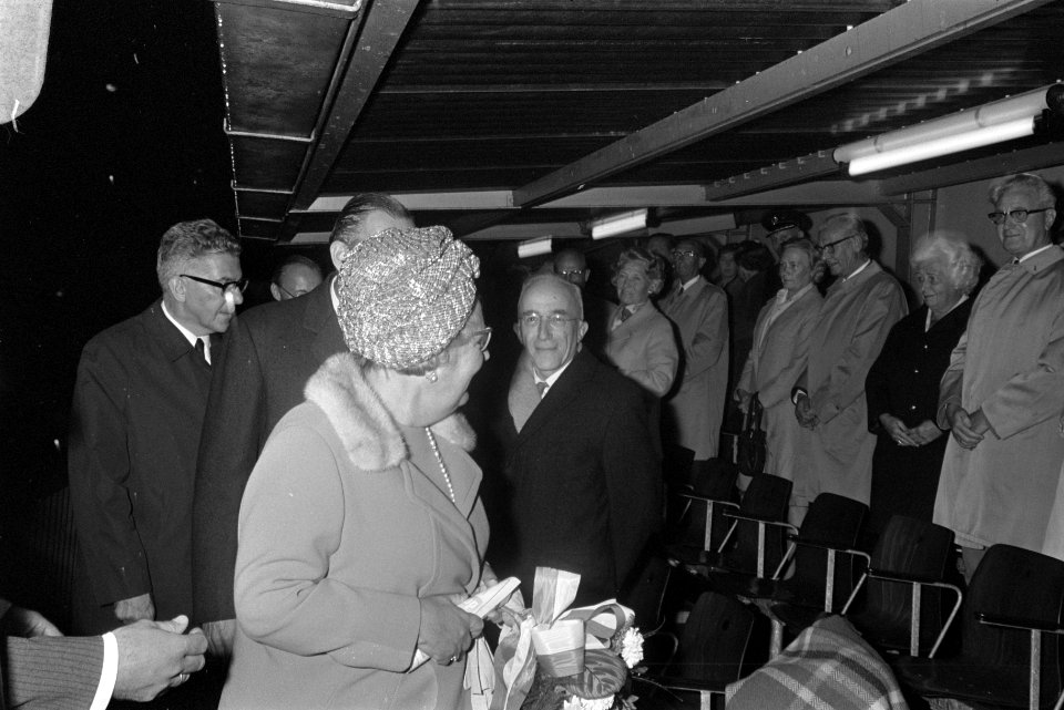 Koningin Juliana in de loge, Bestanddeelnr 923-8321