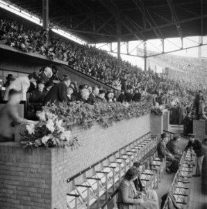 Koningin in het stadion bij Holland-Belgie, Bestanddeelnr 901-7532