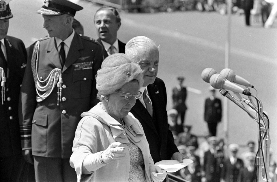 Koningin Juliana houdt een toespraak, Bestanddeelnr 919-2473