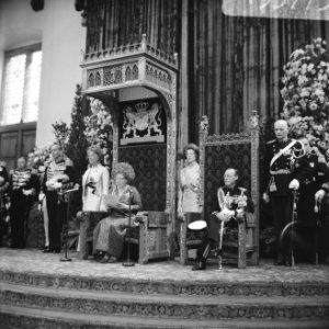 Koningin Juliana en prins Bernhard tijdens het uitspreken van de troonrede in de, Bestanddeelnr 919-5775