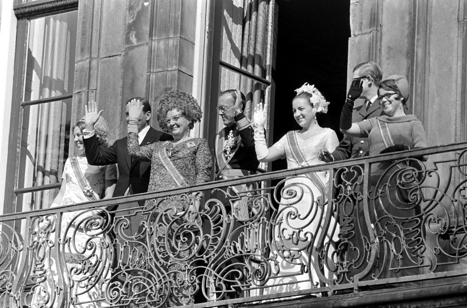 Koningin Juliana, prins Bernhard, de prinsessen Beatrix, Margriet en Christina, , Bestanddeelnr 919-5786