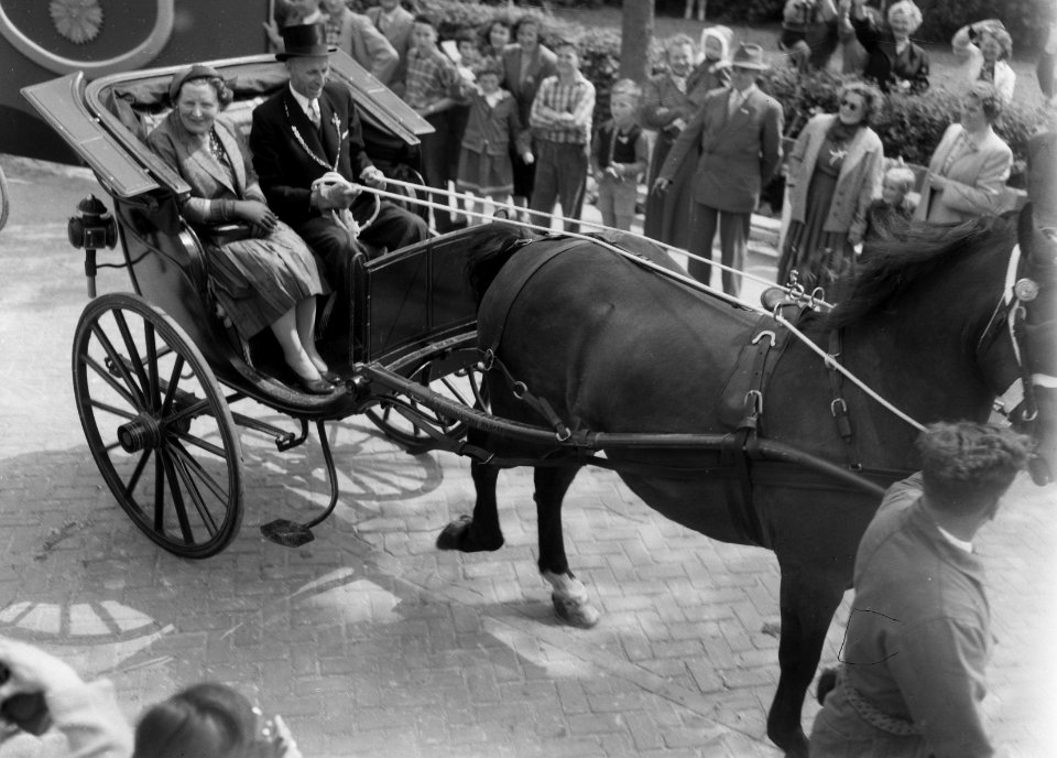 Koningin Juliana met Leen Riedijk (1957)