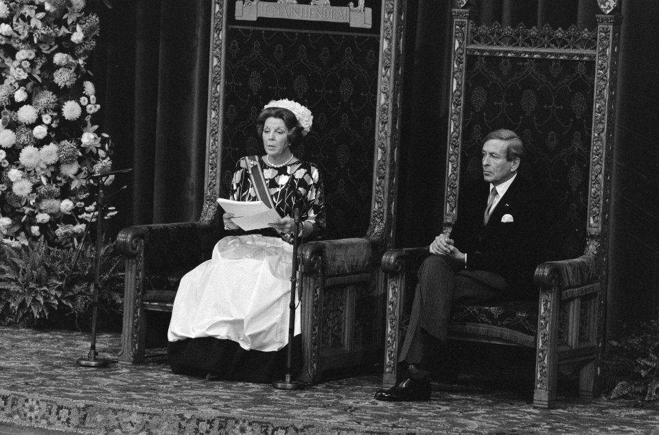 Koningin Beatrix en prins Claus tijdens het uitspreken van de troonrede, Bestanddeelnr 934-0761