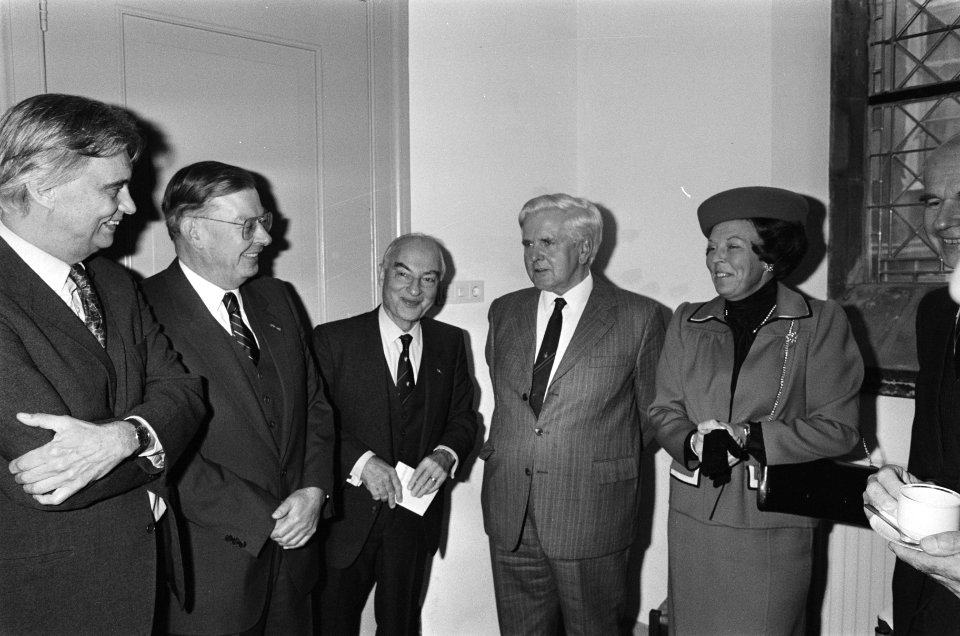 Koningin Beatrix bij herdenking Universiteit Verzet in Leiden, Bestanddeelnr 933-4929