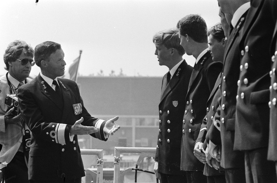 Koningin Beatrix en Prins Claus aanwezig bij beediging Prins Willem Alexander to, Bestanddeelnr 933-7022