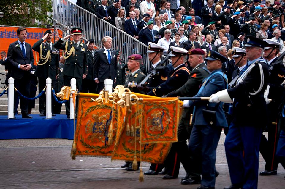 Koning en strijdkrachten-12