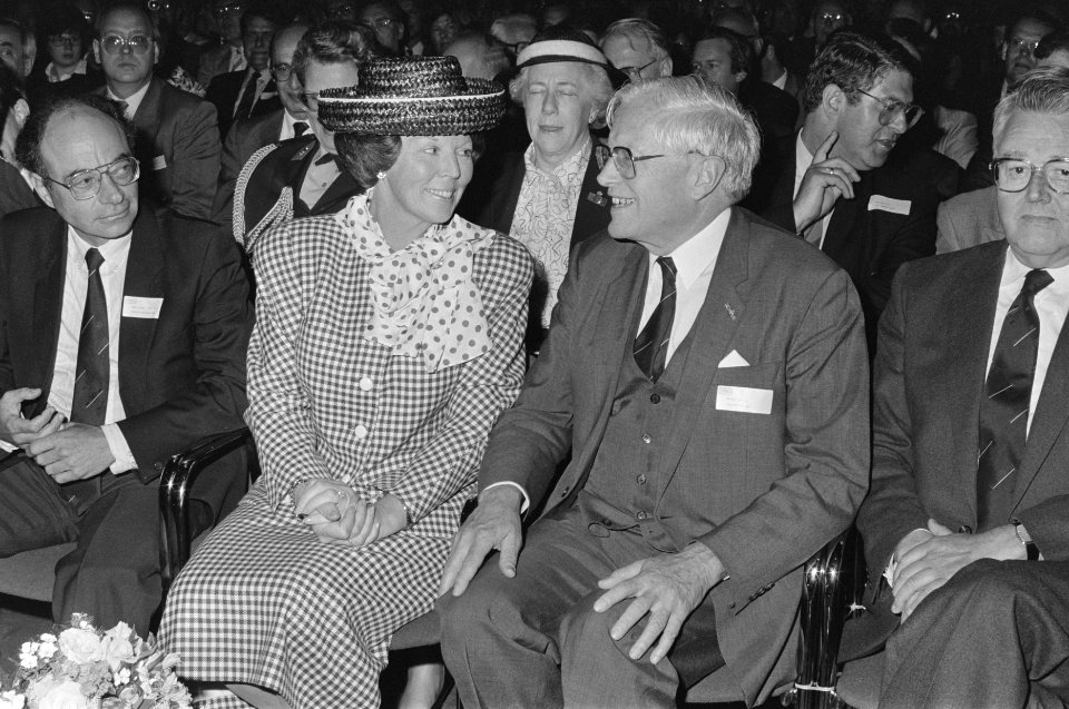 Koningin Beatrix bij jubileumcongres Vereniging Nederlandse Gemeenten (VNG) Kon, Bestanddeelnr 934-0008