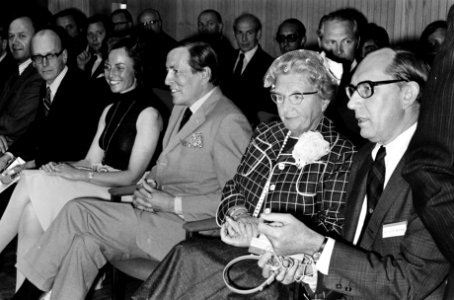 Koningin Juliana en prins Claus tijdens de slotzitting, Bestanddeelnr 927-9474