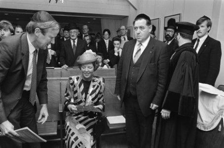 Koningin Beatrix bij inwijding nieuwe synagoge van Nederlandse-Israëlitische gem, Bestanddeelnr 933-7760