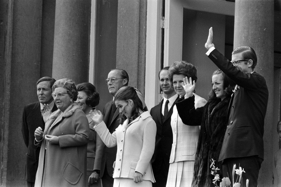 Koningin Juliana met de koninlijke familie, Bestanddeelnr 923-4868