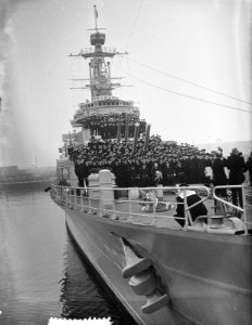 Koningin Juliana aanwezig bij het indienststellen van de kruiser Hr. Ms. De Ruy, Bestanddeelnr 906-1157