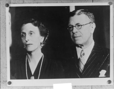 Koning Gustaaf Adolf met Koningin Louise, Bestanddeelnr 904-2690