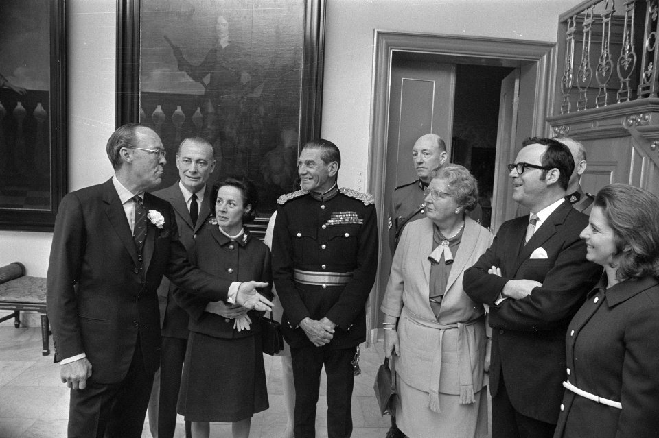 Koningin Juliana en Prins Bernhard ontvangen delegatie Canadese oud-strijders op, Bestanddeelnr 923-4914