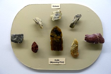 Knives - Paleo-Indian collection - Robbins Museum - Middleborough, Massachusetts - DSC03774