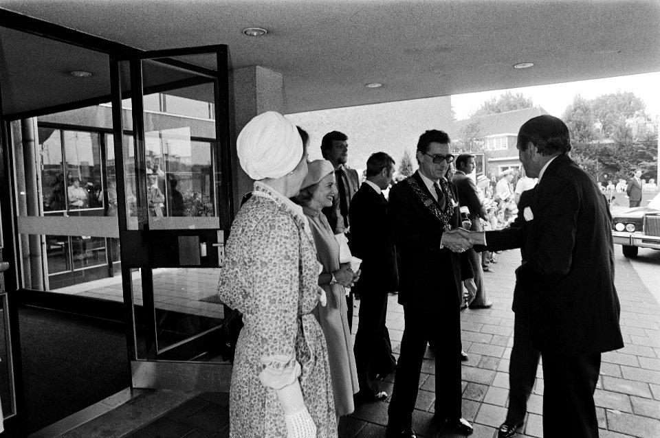 Koningin Beatrix, prins Claus, prinses Juliana en prins Bernhard wonen het Inter, Bestanddeelnr 930-8662