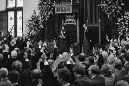 Koningin Beatrix en prins Claus na afloop van de troonrede in de Ridderzaal, Bestanddeelnr 931-0225