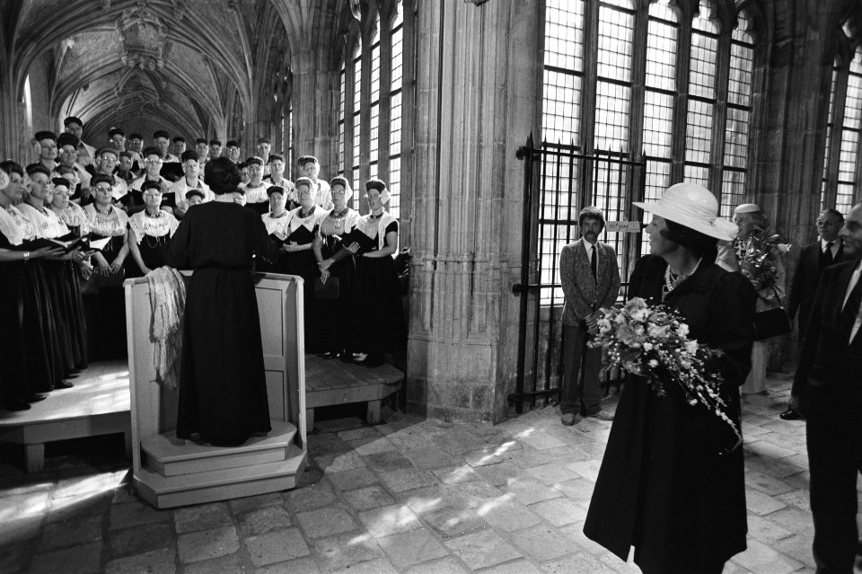 Koningin Beatrix en Prins Claus bij Nationale herdenkingsmanifestatie in Middelb, Bestanddeelnr 932-9584