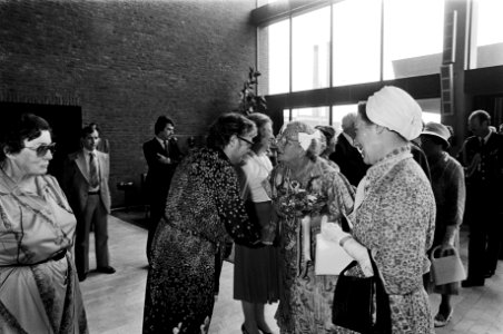 Koningin Beatrix, prins Claus, prinses Juliana en prins Bernhard wonen het Inter, Bestanddeelnr 930-8665