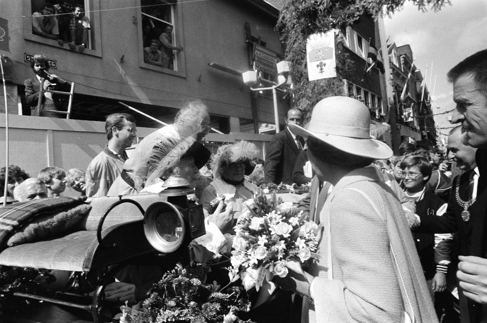 Koningin Beatrix en Prins Claus bezoeken midden-Limburg, Bestanddeelnr 932-3014