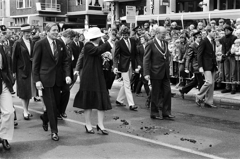 Koningin Beatrix en Prins Claus woonden de Centrale bevrijdingsmanifestatie in G, Bestanddeelnr 932-1404