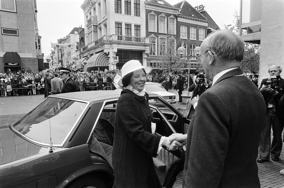 Koningin Beatrix en Prins Claus woonden de Centrale bevrijdingsmanifestatie in G, Bestanddeelnr 932-1407