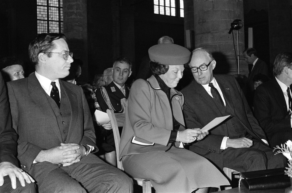 Koningin Beatrix bij herdenking Universiteit Verzet in Leiden, Bestanddeelnr 933-4930