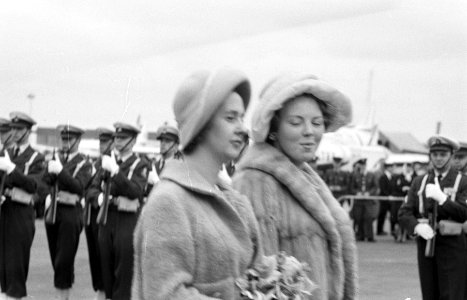 Koning Boudewijn en Fabiola op Schiphol, Bestanddeelnr 913-8510