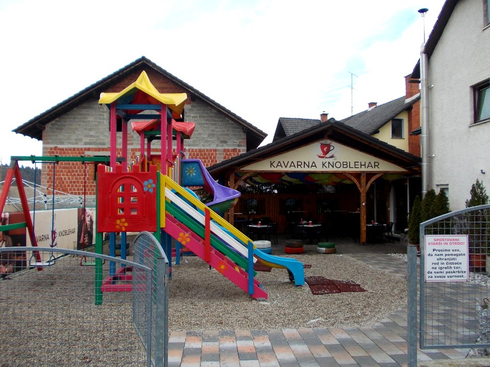 Knoblehar House 03