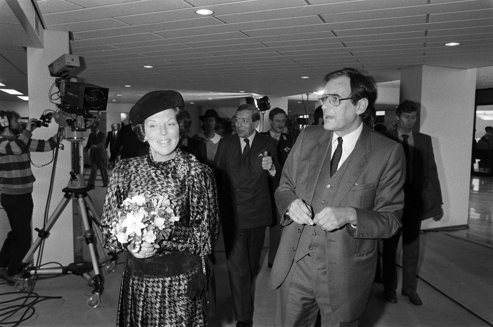 Koningin Beatrix met burgemeester Gruyters Lelystad, Bestanddeelnr 933-5314