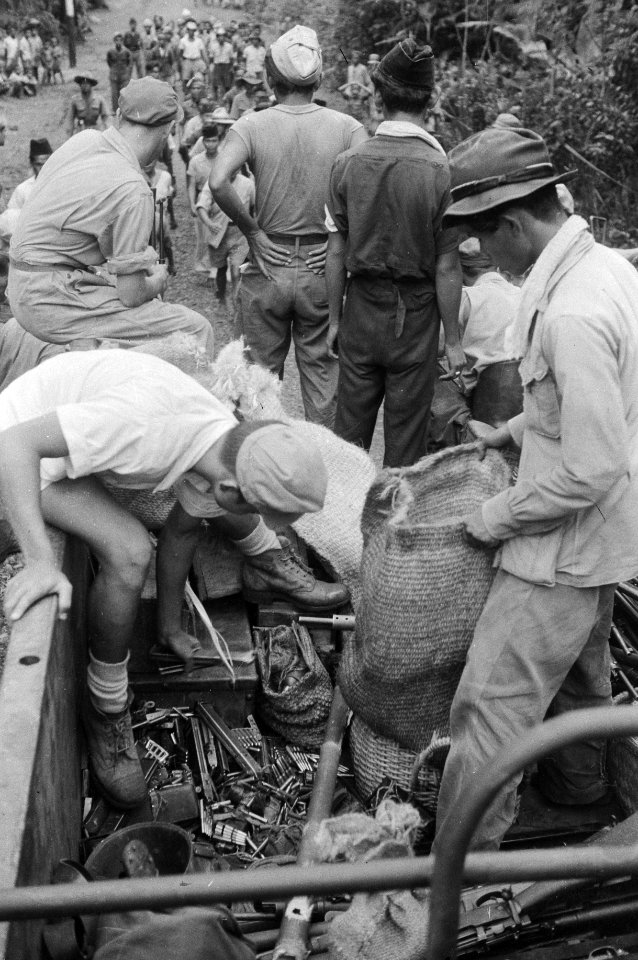 Koeningan Ook te Koeningan meldden zich TNI-troepen ter evacuatie., Bestanddeelnr 1531-1-1