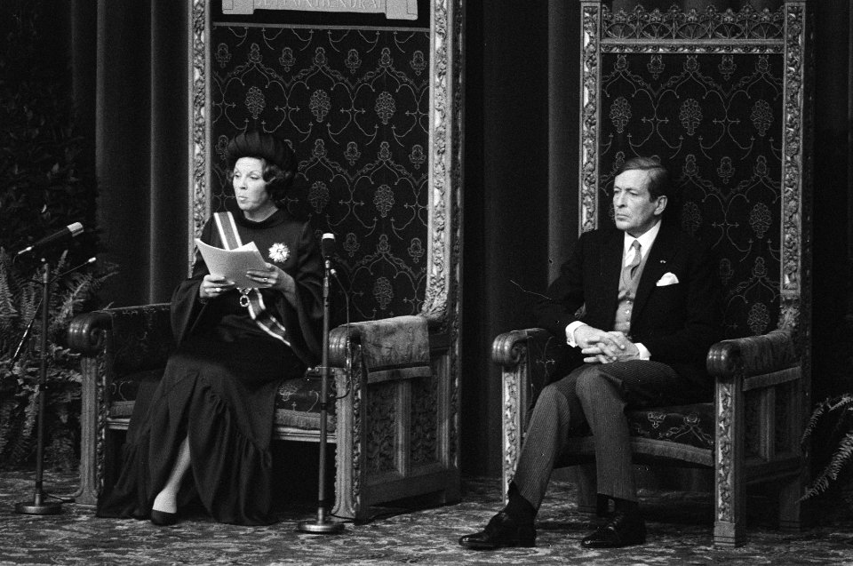 Koningin Beatrix leest haar eerste troonrede in de Ridderzaal, Bestanddeelnr 931-0219
