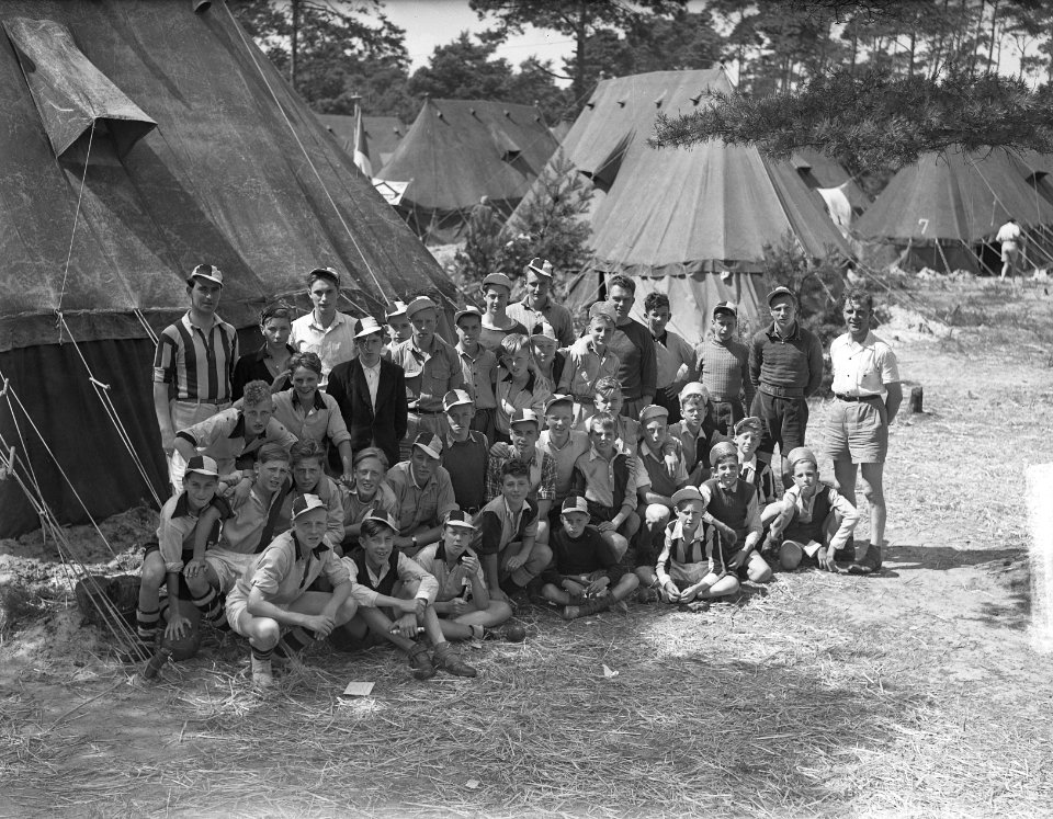 KNVB-kamp Nunspeet. Groepsfoto jeugdvoetballers zonder clubnaam, Bestanddeelnr 903-5315