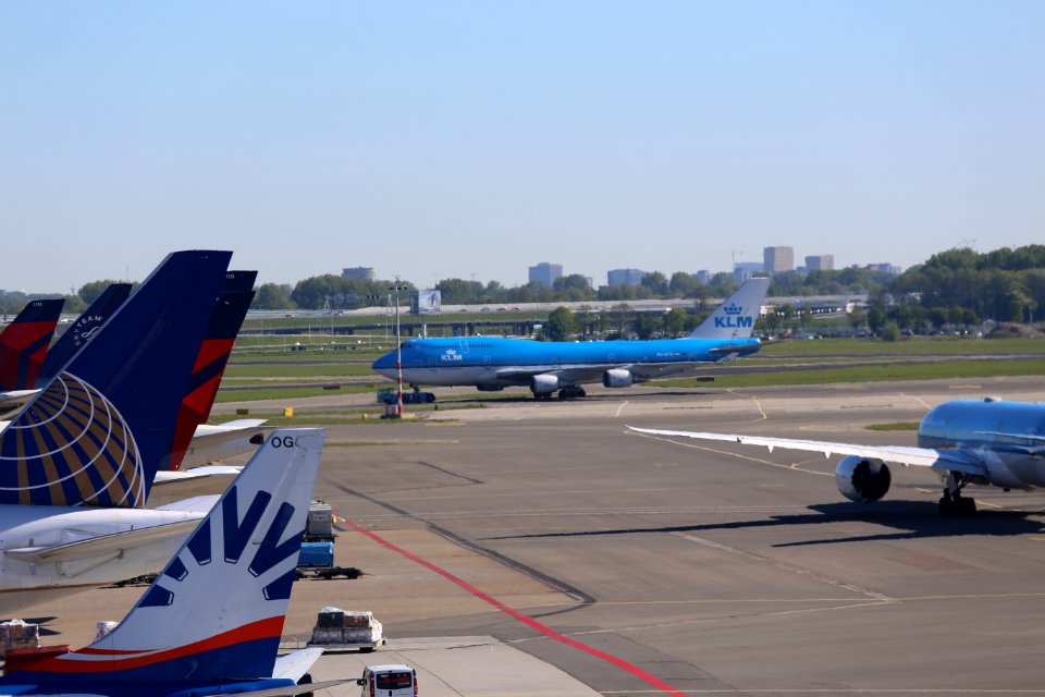KLM Boeing 747-400 PH-BFH at EHAM 2