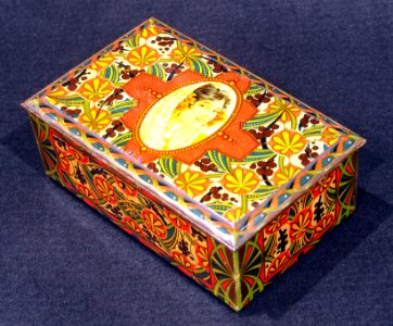 Koekjesblik zonder merknaam met art deco patroon, foto 2