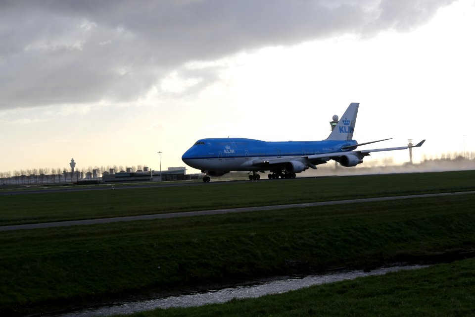 KLM Boeing 747-400 PH-BFH departing EHAM 3