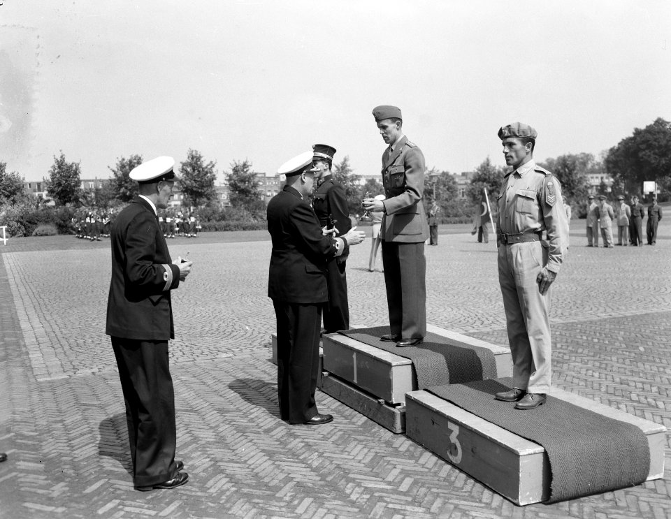 KMA Breda sluiting + prijsuitreiking militaire vijfkamp, Bestanddeelnr 907-2766