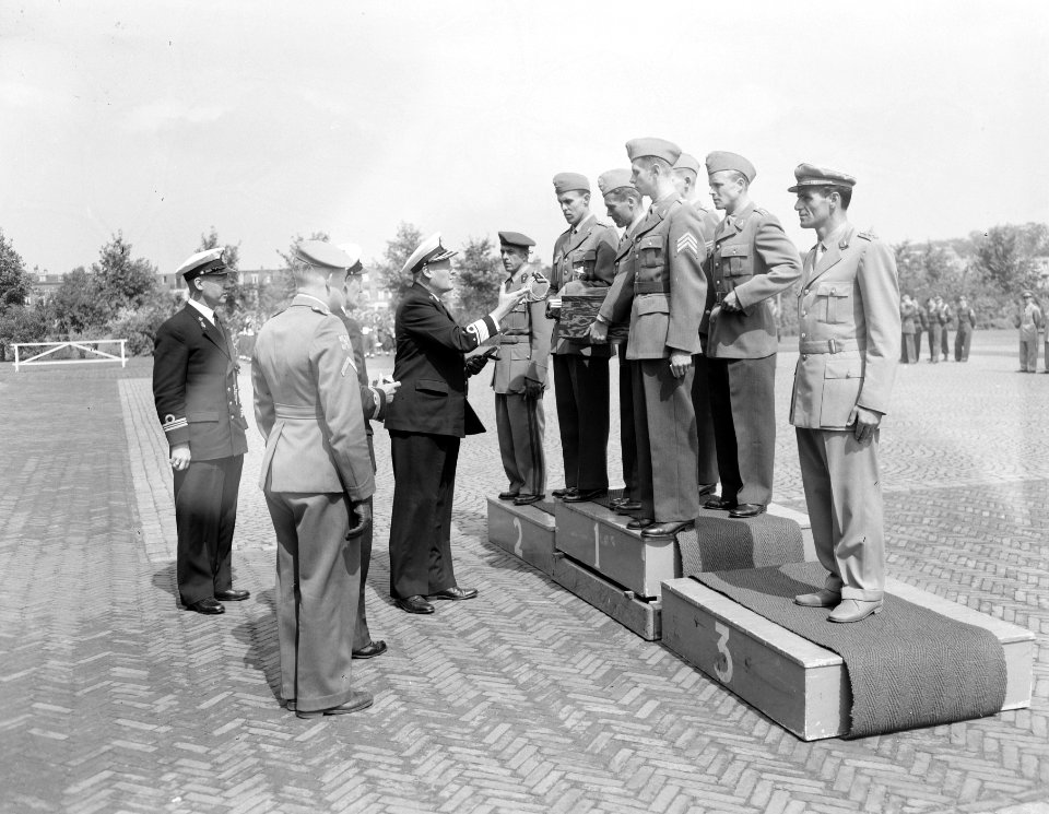 KMA Breda sluiting + prijsuitreiking militaire vijfkamp, Bestanddeelnr 907-2764