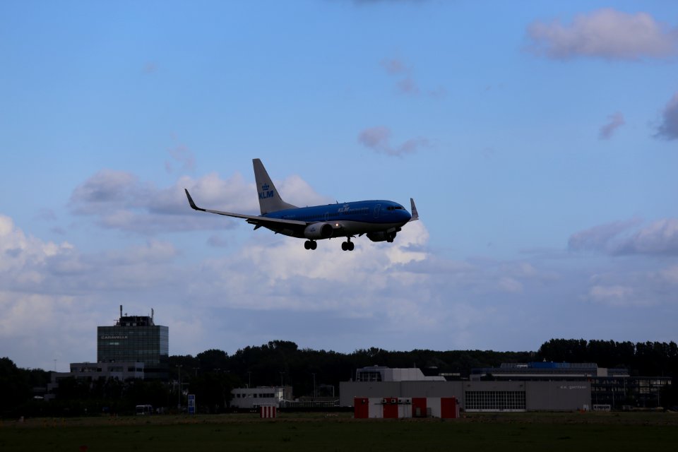 KLM Boeing 737-700 PH-BGD landing at EHAM 1