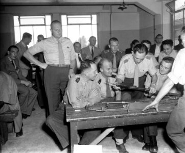 KNIL militairen in Roermond ter opleiding en overgang naar Koninklijke landmacht, Bestanddeelnr 904-1233