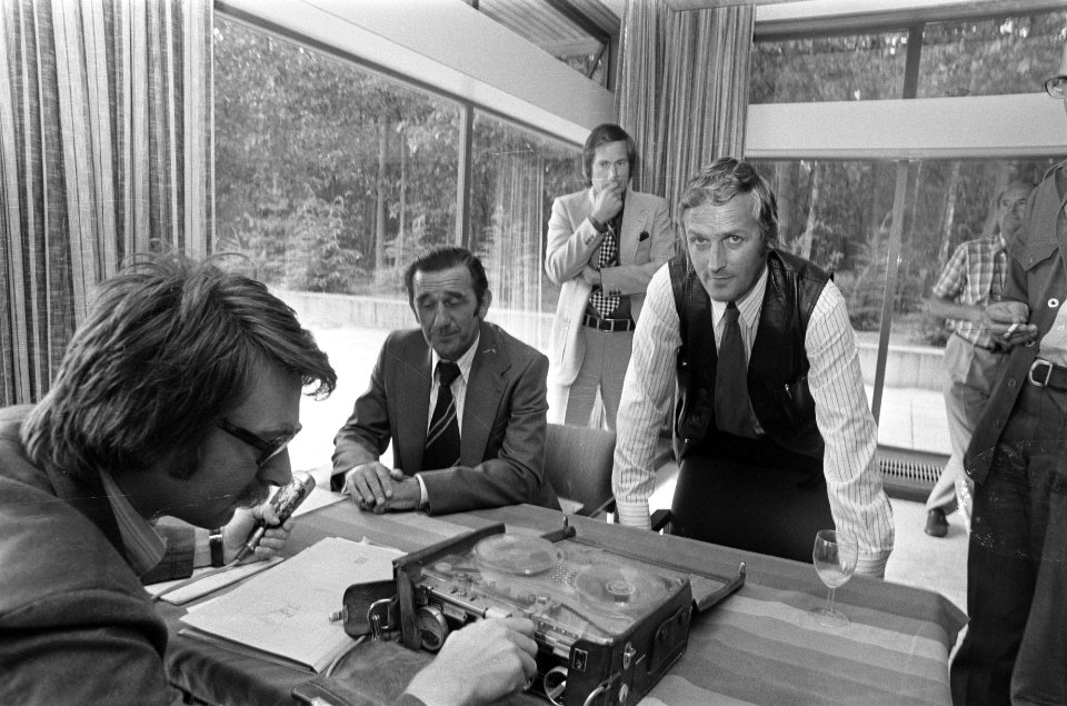 KNVB-trainer George Knobel tijdens persconferentie in Zeist, Bestanddeelnr 927-4058