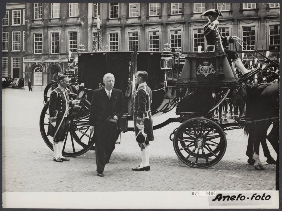 Koetsen, parlementen, ministers, Beel, Louis, Bestanddeelnr 077-0466