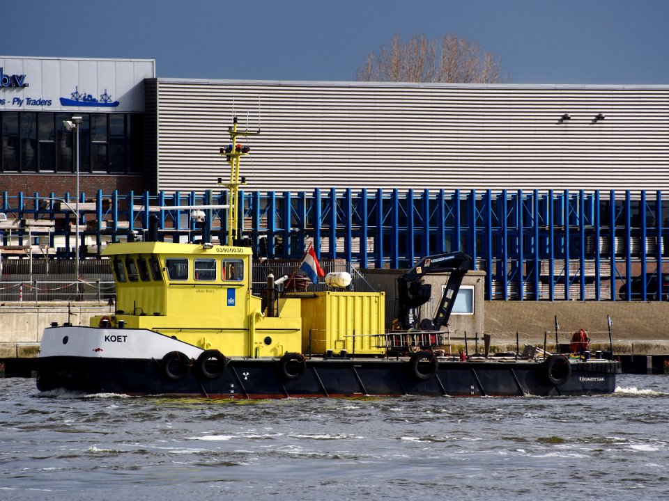 Koet (ship, 1981) Noordzeekanaal, Port of Amsterdam