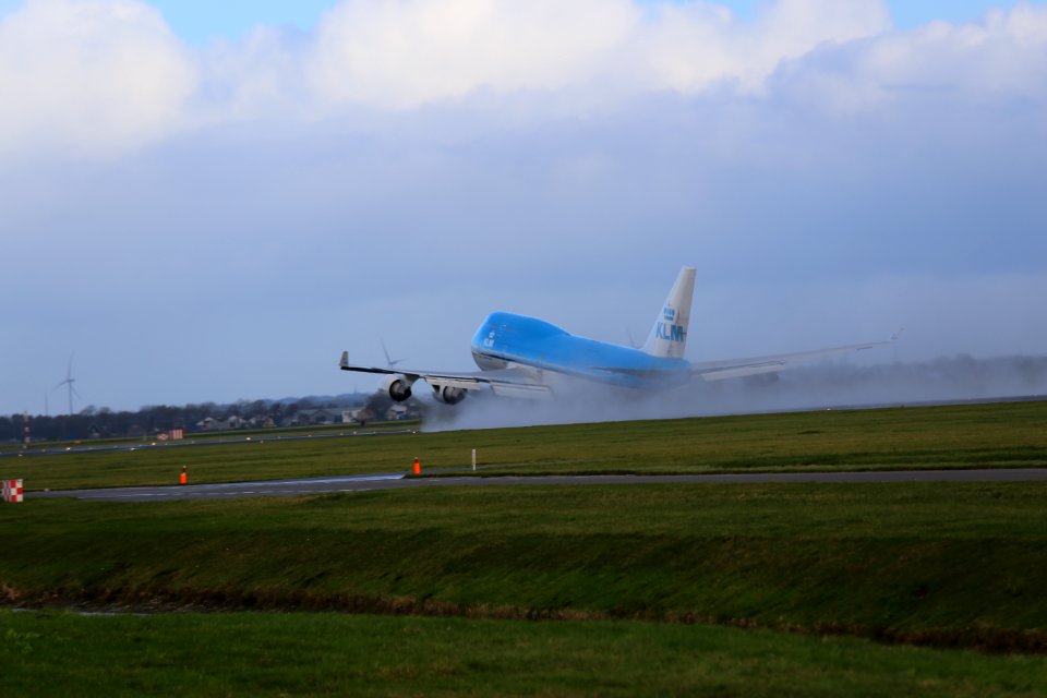 KLM Boeing 747-400 PH-BFH departing EHAM 8
