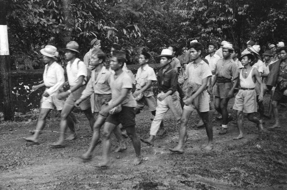 Koeningan Ook hier melden zich TNI-troepen ter registratie. Onder hen bevonden , Bestanddeelnr 1543-3-2