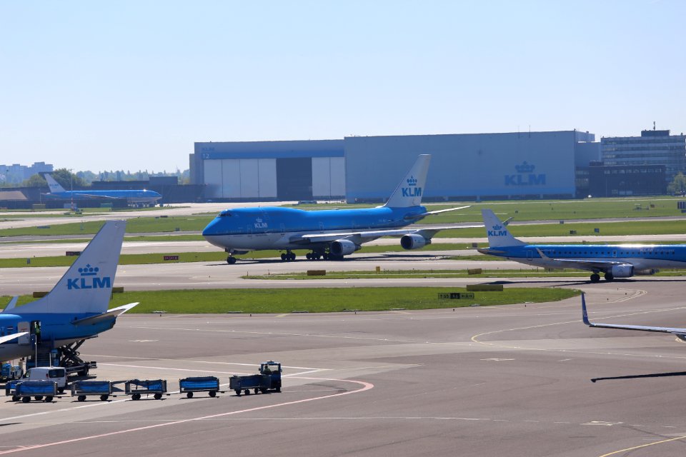 KLM Boeing 747-400 PH-BFI at EHAM 8