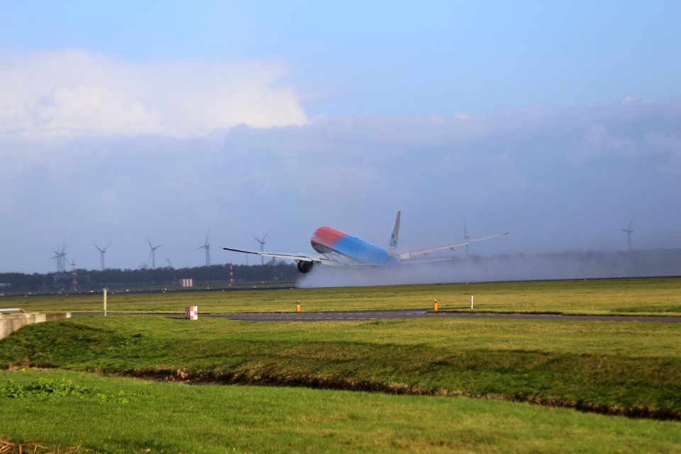 KLM B777-306ER (PH-BVA) at Amsterdam Airport Schiphol (19)