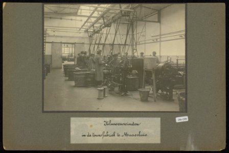Kluwen winden in de touwfabriek te Maassluis, Bestanddeelnr 256-1550