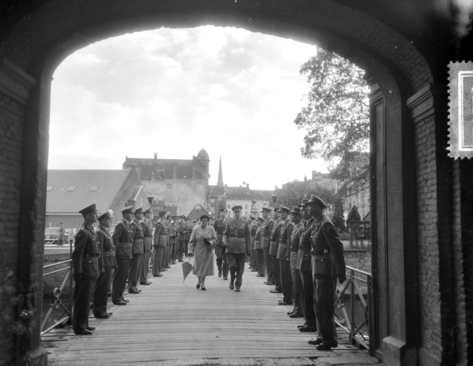 KMA commando-overdracht, ook portretten commandanten, Bestanddeelnr 906-7707