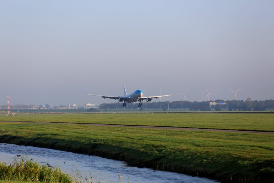 KLM Airbus A330-200 PH-AOD Landing at EHAM 3